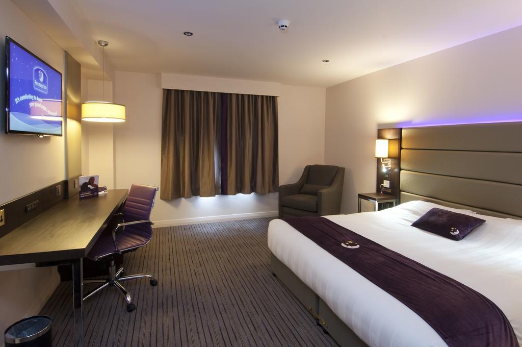 Premier Inn Birmingham City Centre Bridge Street ภายนอก รูปภาพ