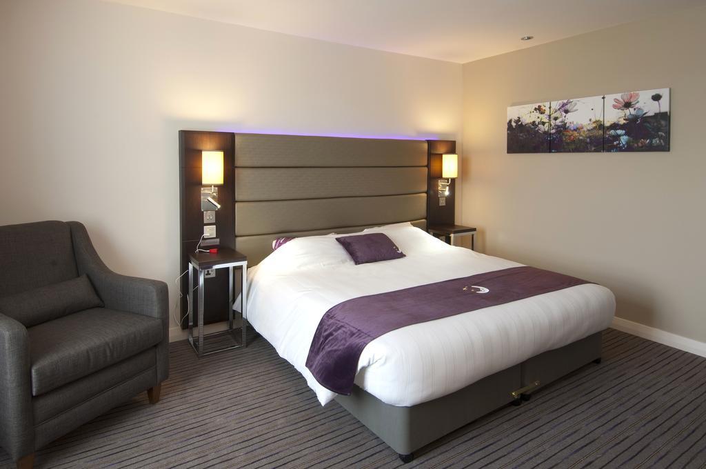 Premier Inn Birmingham City Centre Bridge Street ภายนอก รูปภาพ