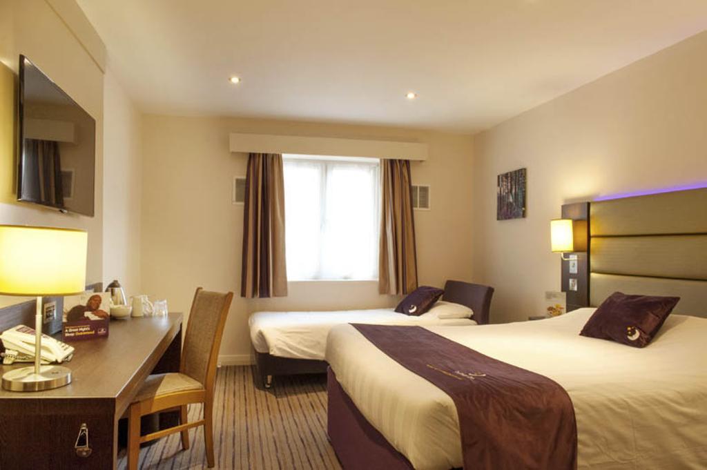 Premier Inn Birmingham City Centre Bridge Street ภายนอก รูปภาพ