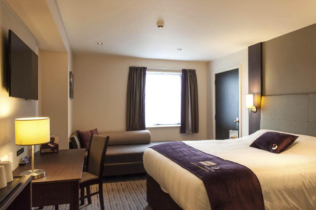 Premier Inn Birmingham City Centre Bridge Street ภายนอก รูปภาพ