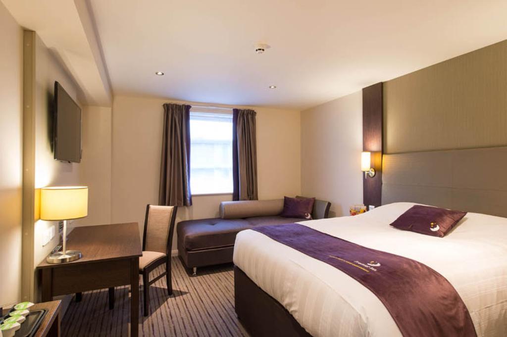 Premier Inn Birmingham City Centre Bridge Street ภายนอก รูปภาพ