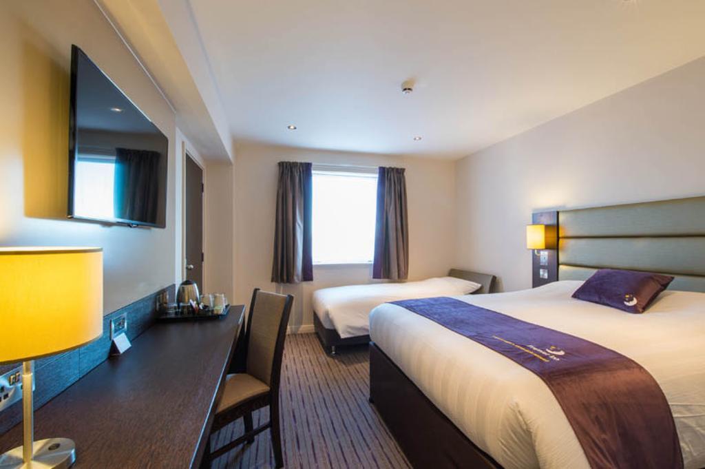Premier Inn Birmingham City Centre Bridge Street ภายนอก รูปภาพ