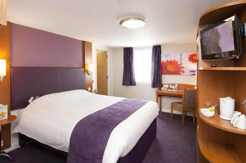 Premier Inn Birmingham City Centre Bridge Street ภายนอก รูปภาพ