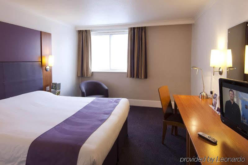 Premier Inn Birmingham City Centre Bridge Street ภายนอก รูปภาพ